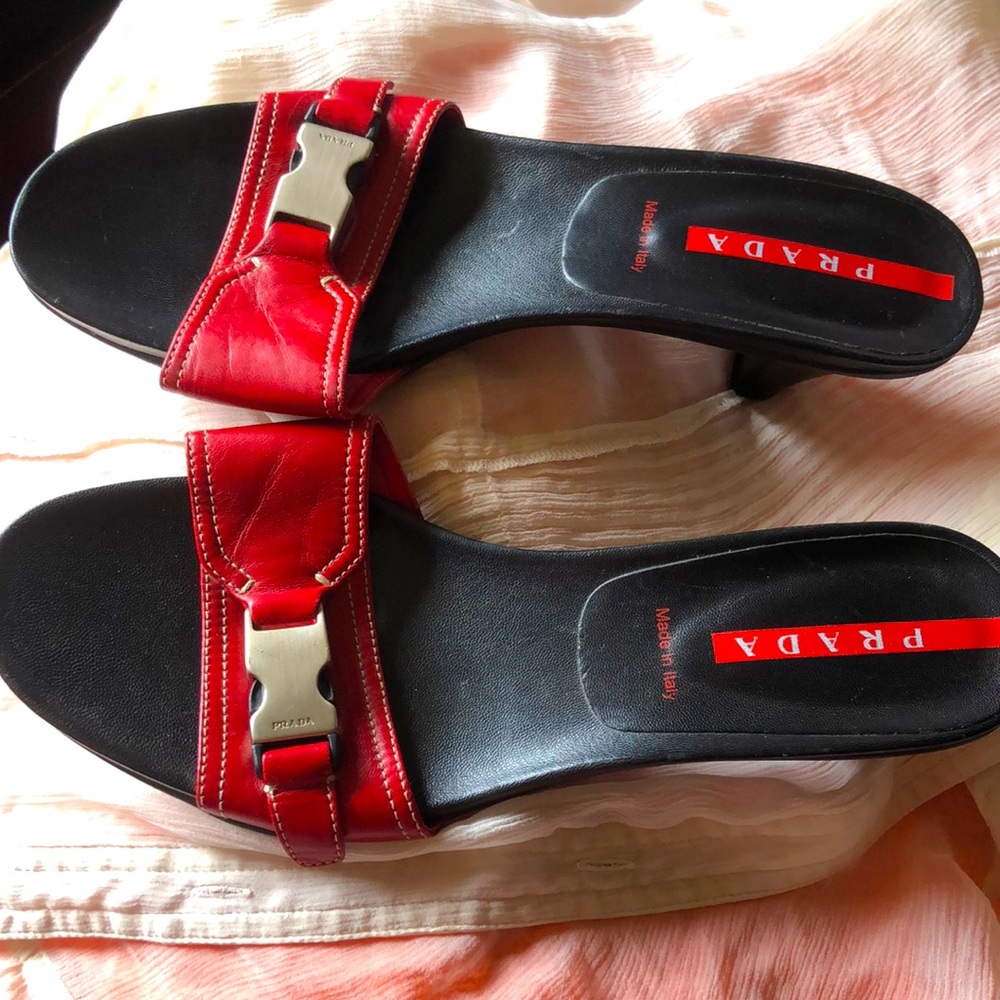Prada kitten heel. In very good condition